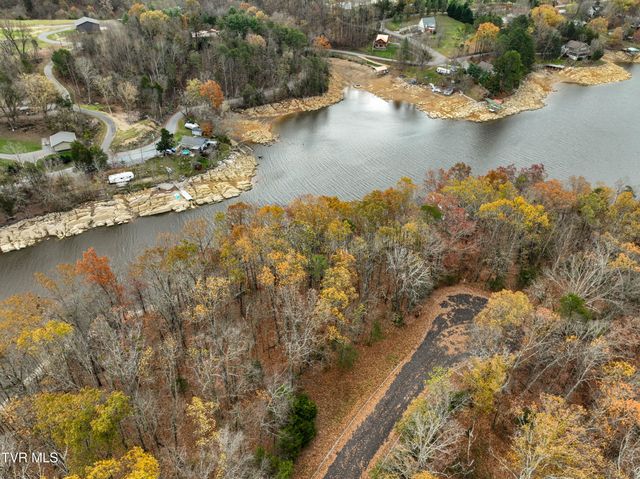 121 Pointe Drive, Piney Flats, TN 37686