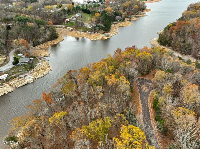 121 Pointe Drive, Piney Flats, TN 37686