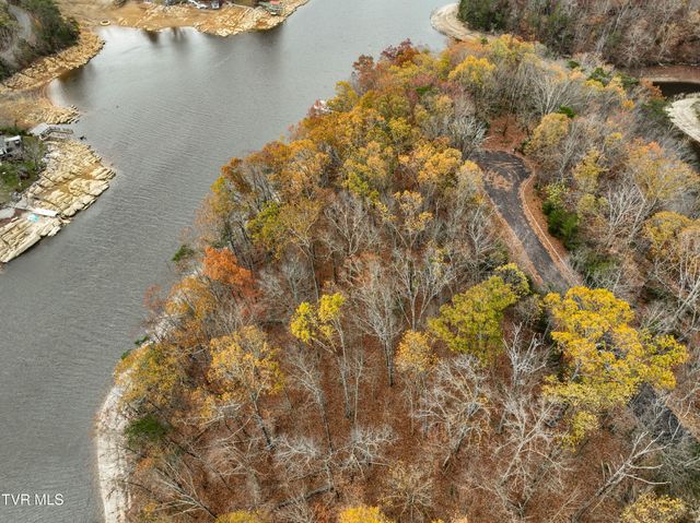 121 Pointe Drive, Piney Flats, TN 37686