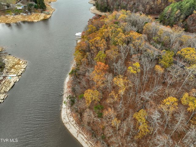 121 Pointe Drive, Piney Flats, TN 37686