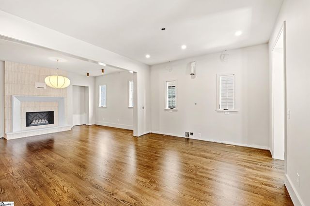 33 N Textile Avenue, Greenville, SC 29611