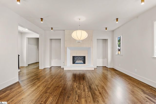 33 N Textile Avenue, Greenville, SC 29611