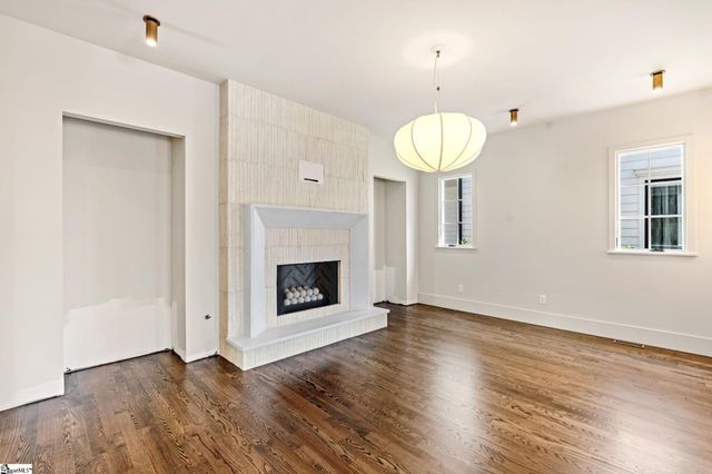 33 N Textile Avenue, Greenville, SC 29611