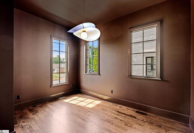 33 N Textile Avenue, Greenville, SC 29611