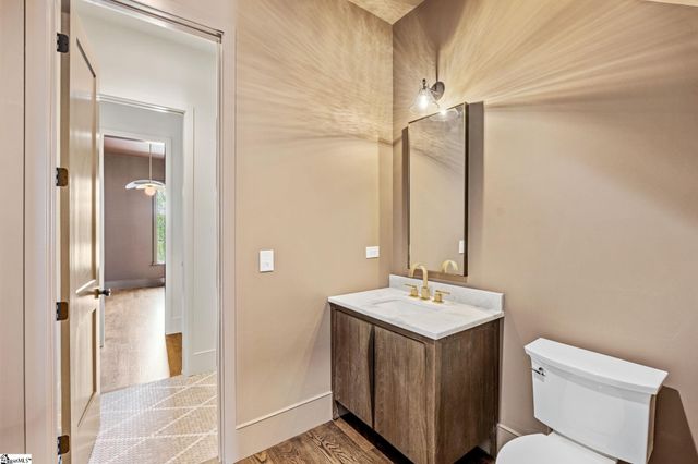 33 N Textile Avenue, Greenville, SC 29611