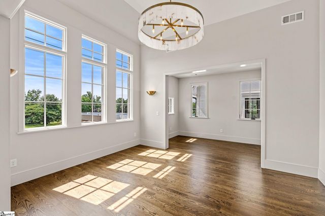 33 N Textile Avenue, Greenville, SC 29611