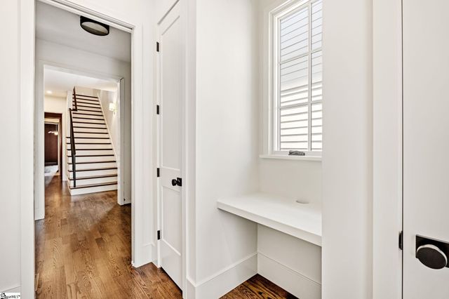 33 N Textile Avenue, Greenville, SC 29611