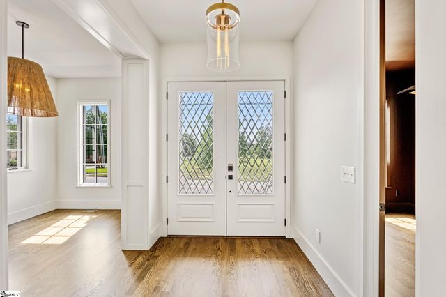 33 N Textile Avenue, Greenville, SC 29611