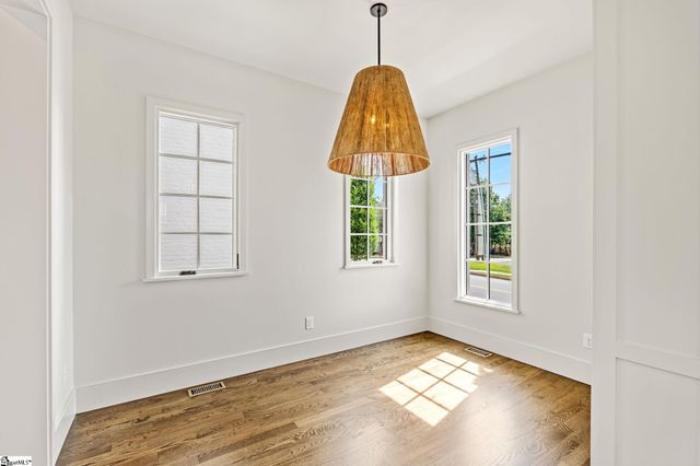 33 N Textile Avenue, Greenville, SC 29611