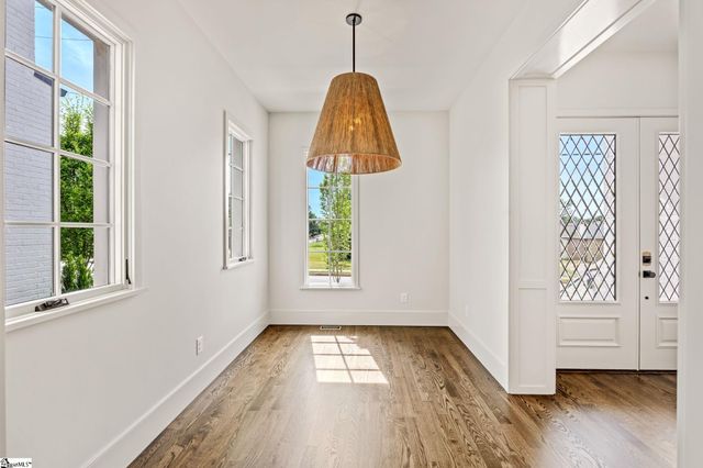 33 N Textile Avenue, Greenville, SC 29611