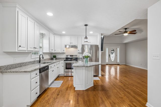 664 Community Ct, Gallatin, TN 37066