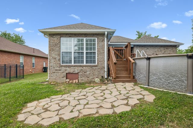 664 Community Ct, Gallatin, TN 37066