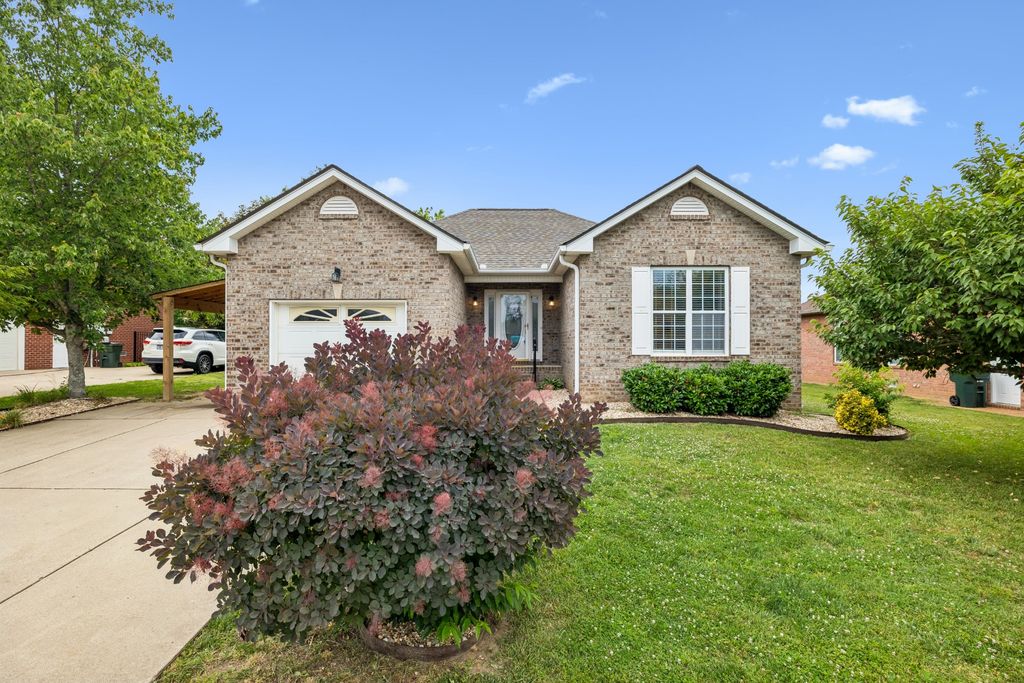 664 Community Ct, Gallatin, TN 37066