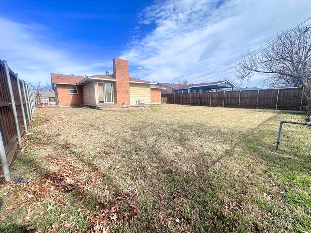 1122 Bowie Street, Garland, TX 75040