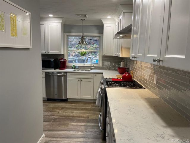 84 Ocean Avenue, Northport, NY 11768