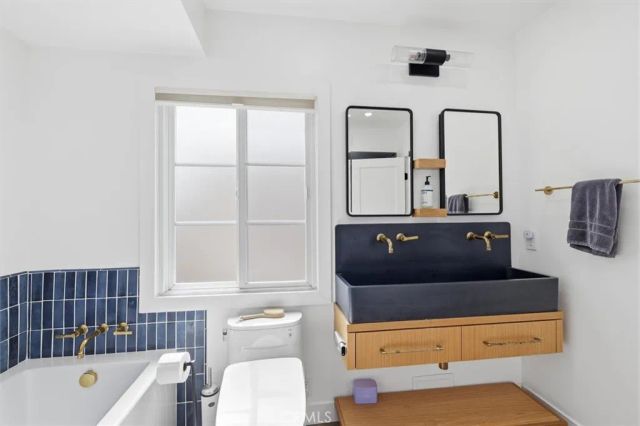 11936 Gorham, Los Angeles, CA 90049