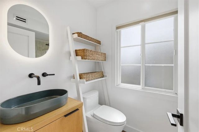 11936 Gorham, Los Angeles, CA 90049