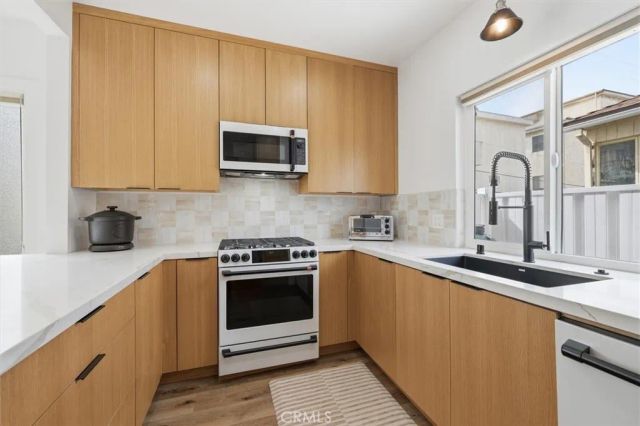 11936 Gorham, Los Angeles, CA 90049