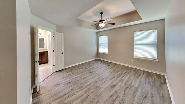 5720 St James Place, Oklahoma City, OK 73179
