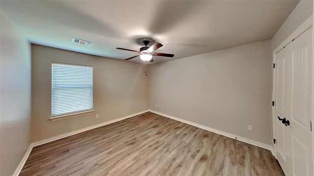5720 St James Place, Oklahoma City, OK 73179