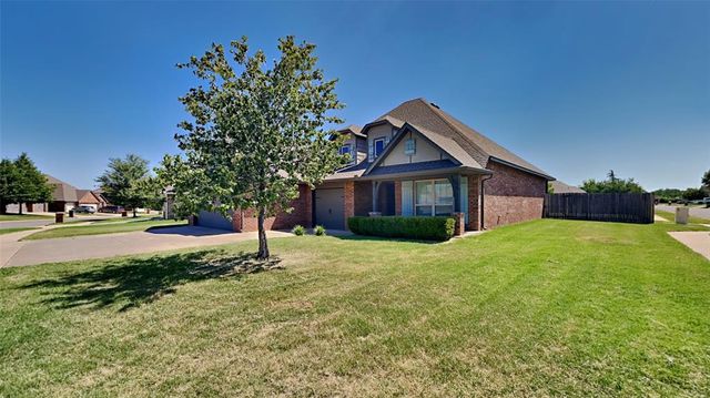 5720 St James Place, Oklahoma City, OK 73179