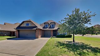 5720 St James Place, Oklahoma City, OK 73179