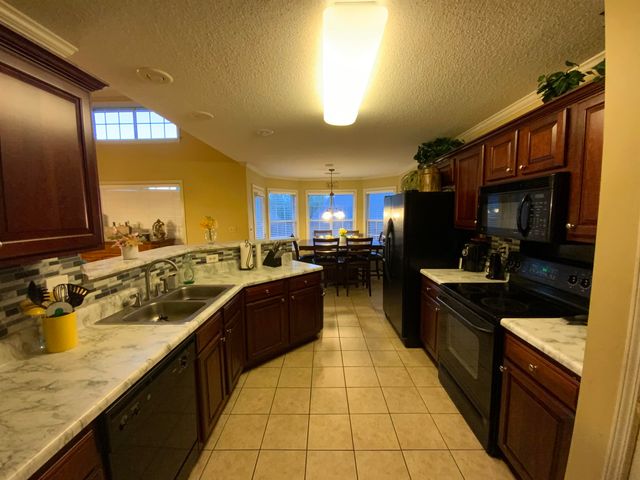 10098 SUTTON RIDGE LN, Unincorporated, TN 38016