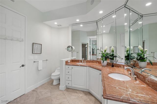 1560 Clermont DR D-201, Naples, FL 34109