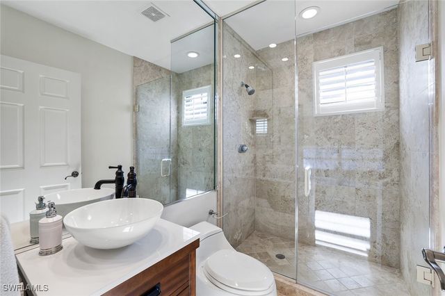 1560 Clermont DR D-201, Naples, FL 34109