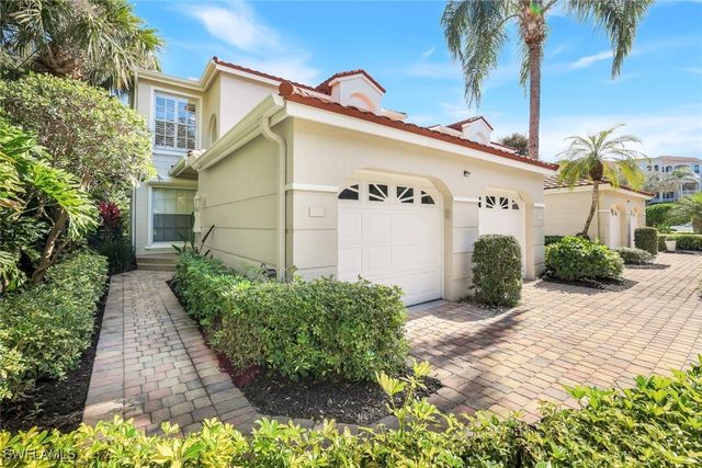 1560 Clermont DR D-201, Naples, FL 34109
