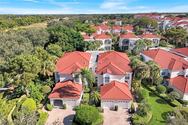 1560 Clermont DR D-201, Naples, FL 34109