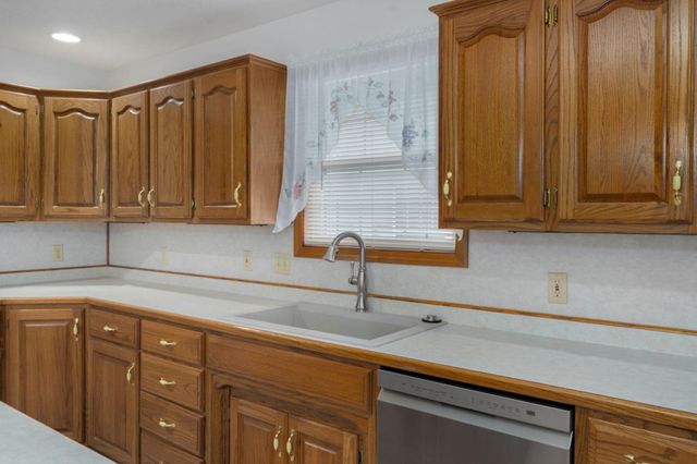 3969 W Greenwood Street, Springfield, MO 65807