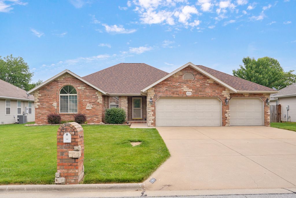 3969 W Greenwood Street, Springfield, MO 65807