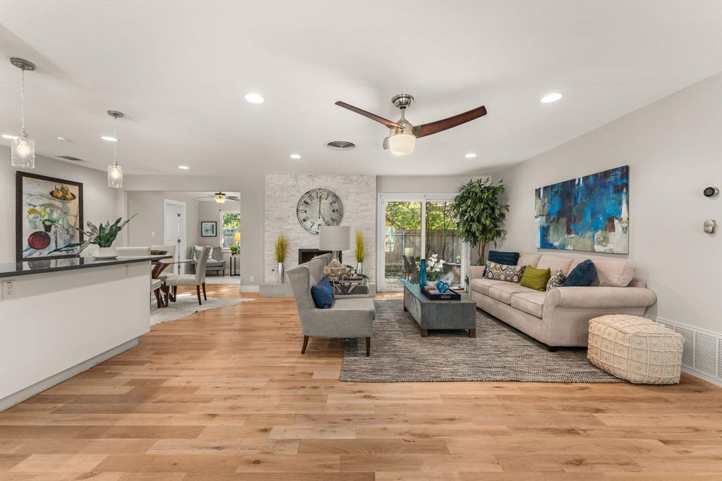 2301 EAST SIDE DR, Austin, TX 78704