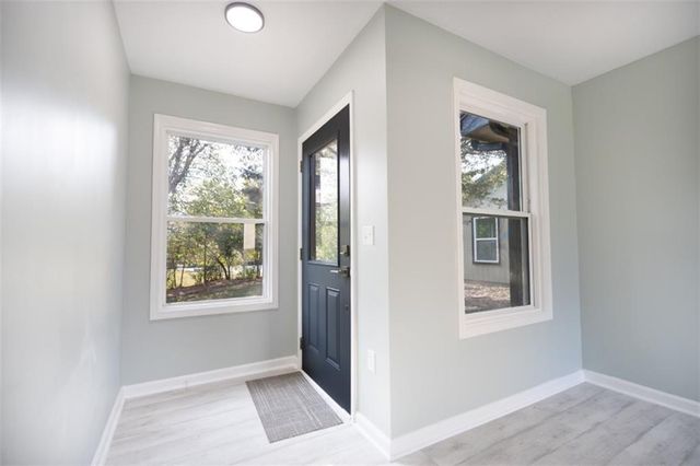 5183 Cherokee Lane, Mclouth, KS 66054