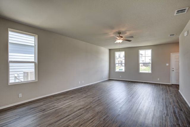 416 Jills Path, Seguin, TX 78155