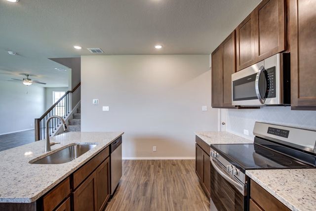 416 Jills Path, Seguin, TX 78155