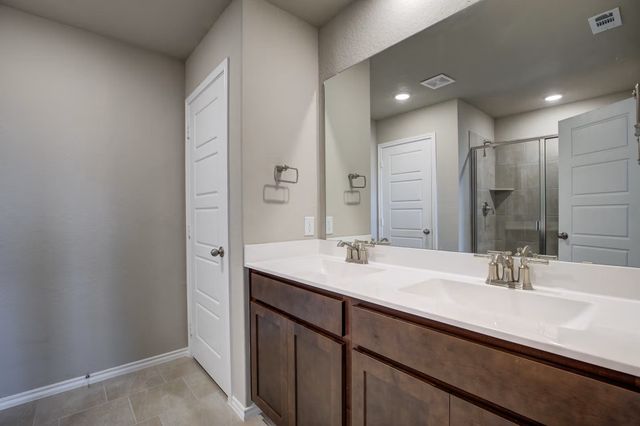 416 Jills Path, Seguin, TX 78155