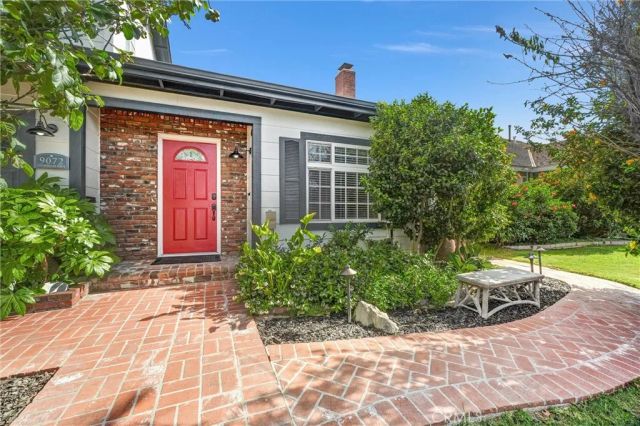 9072 Colbreggan Dr., Huntington Beach, CA 92646