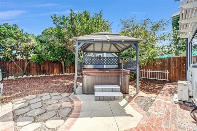 9072 Colbreggan Dr., Huntington Beach, CA 92646