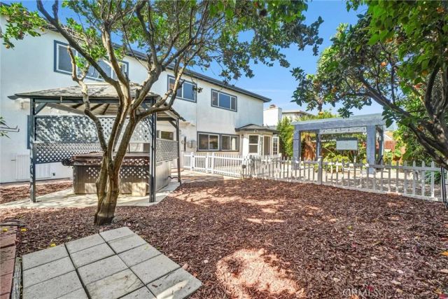 9072 Colbreggan Dr., Huntington Beach, CA 92646