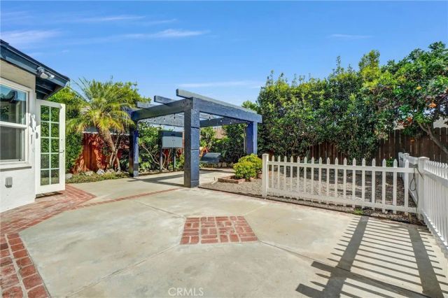 9072 Colbreggan Dr., Huntington Beach, CA 92646