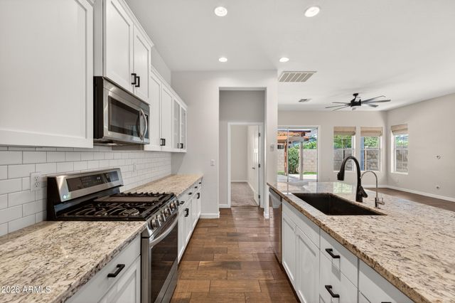 10612 E NOPAL Avenue, Mesa, AZ 85209