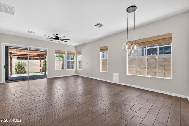 10612 E NOPAL Avenue, Mesa, AZ 85209