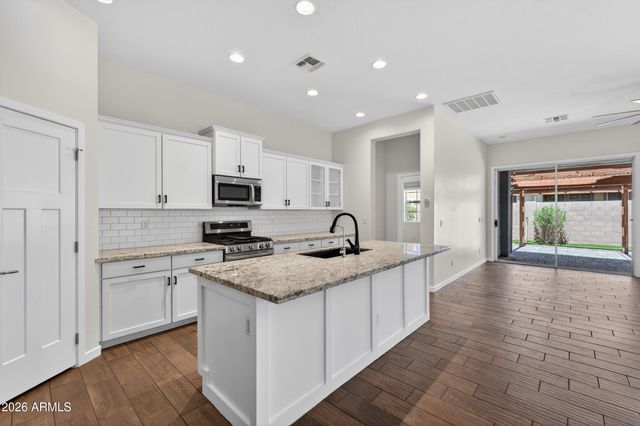 10612 E NOPAL Avenue, Mesa, AZ 85209