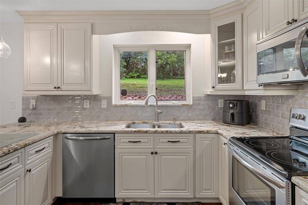 Image 17 of property listing at 15839 POWERLINE ROAD, Dade City, FL 33523