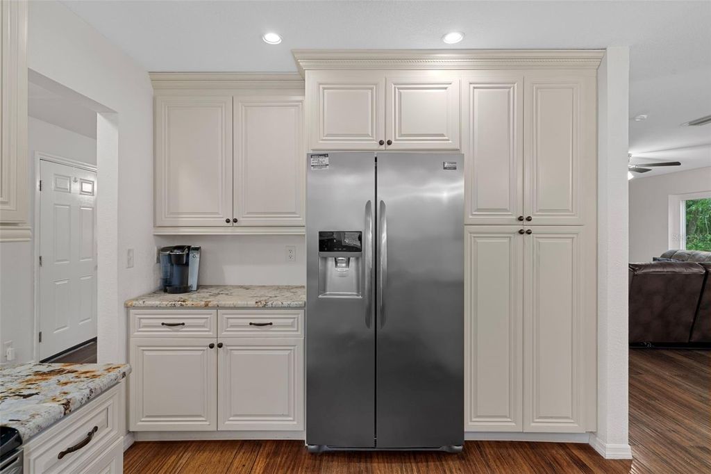 Image 18 of property listing at 15839 POWERLINE ROAD, Dade City, FL 33523