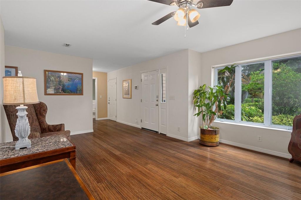 Image 7 of property listing at 15839 POWERLINE ROAD, Dade City, FL 33523