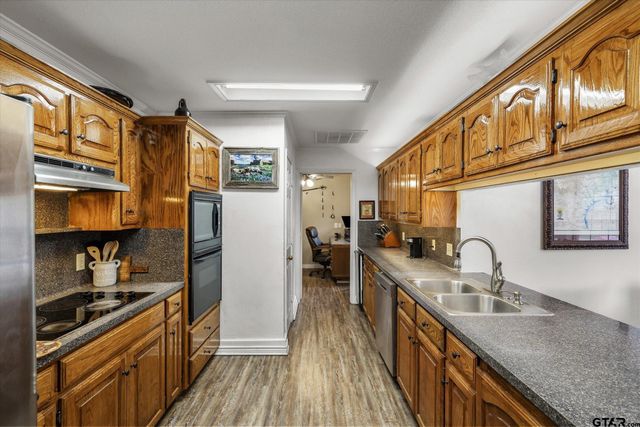 163 Granada SQ, Canton, TX 75103