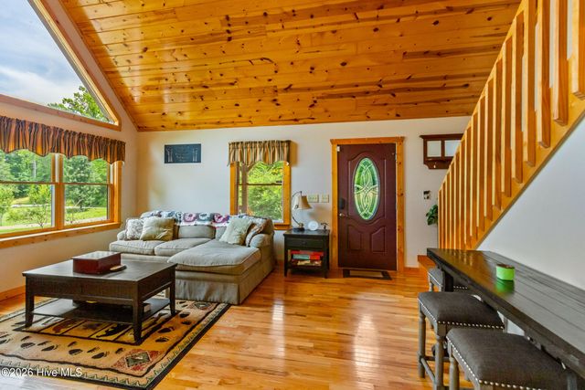 64 Canoe Bend, Murphy, NC 28906